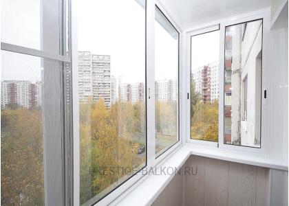 Холодное остекление балкона профилем Provedal с отделкой стен и потолка ламинированными панелями в Мытищах