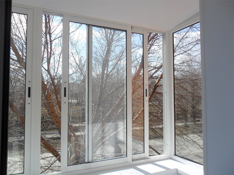 Раздвижное остекление в квартире в Мытищах