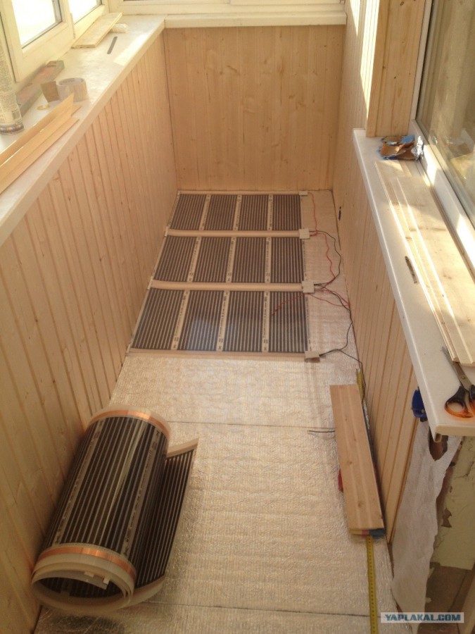 Теплое остекление лоджии пластиковыми окнами с теплым пленочным ИК полом в Мытищах